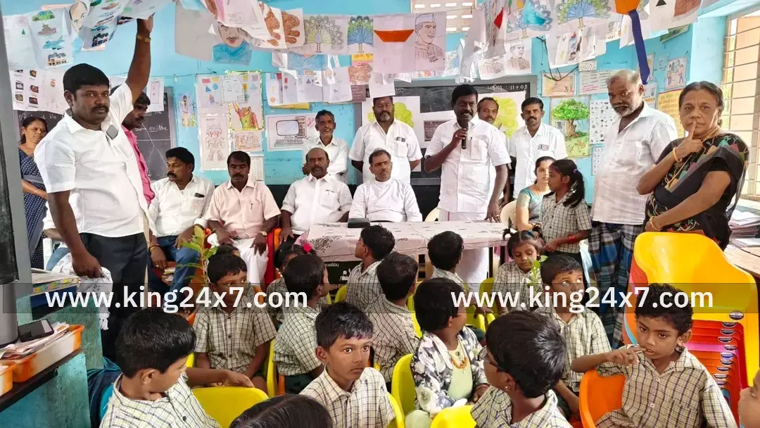 துணை முதல்வர் உதயநிதி ஸ்டாலின் பிறந்த நாளை முன்னிட்டு சிவபத்மநாதன் கல்வி உபகரணங்கள் வழங்கினார்