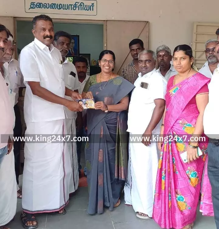 சாம்பவர்வடகரை அரசு பள்ளிக்கு கம்ப்யூட்டர் வாங்க திமுக நிதியுதவி