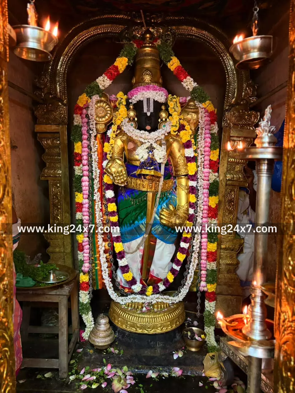 சீனிவாச பெருமாள் விசேஷ அலங்காரம்