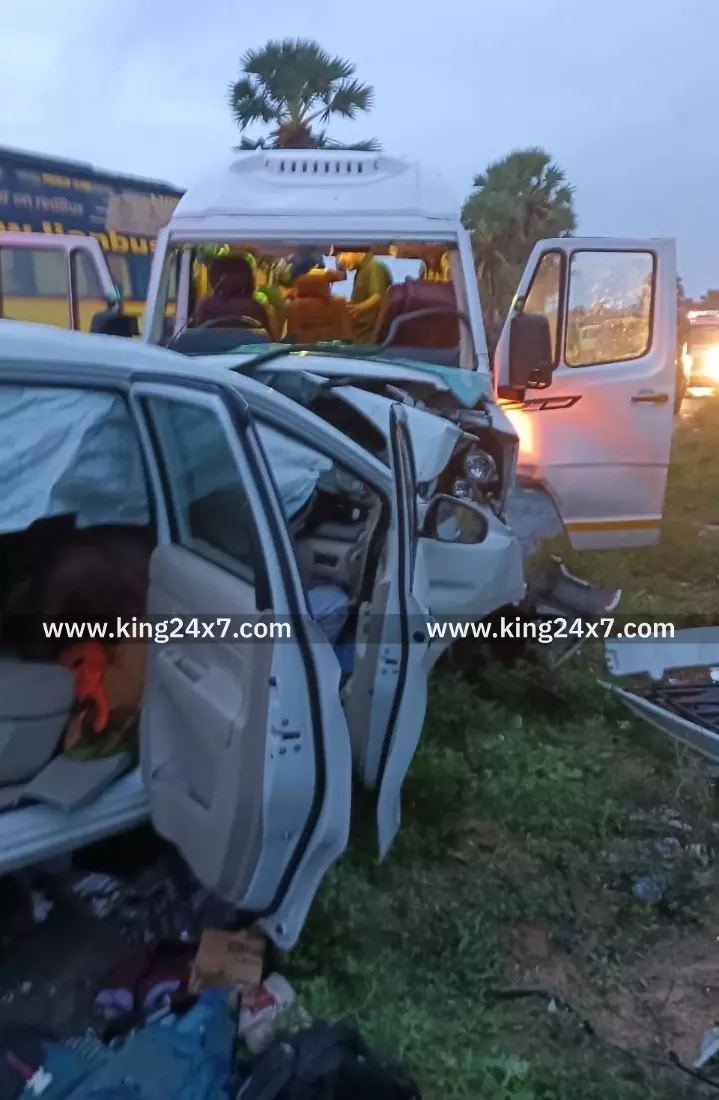 ராமநாதபுரம் சுற்றுலா வாகனங்கள் விபத்து இரண்டு பேர் உயிர் இழப்பு