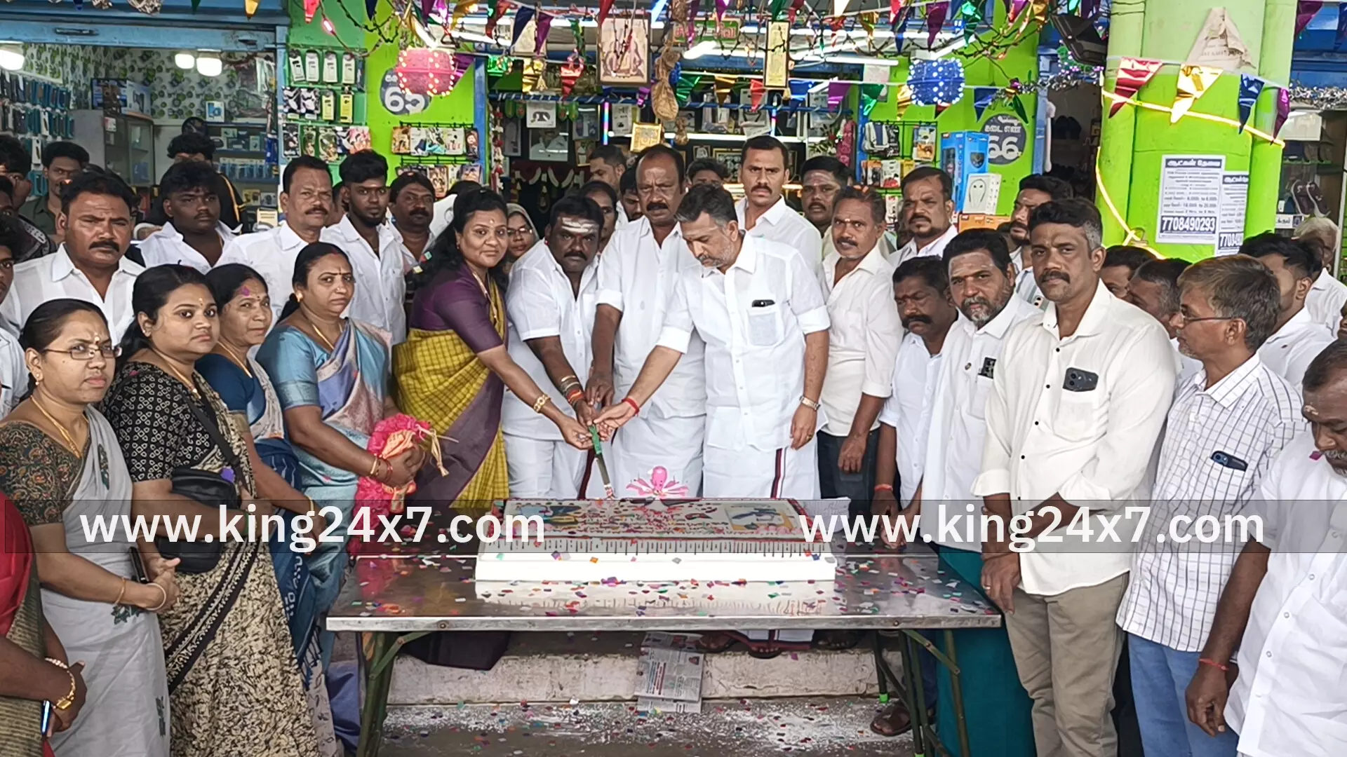 உதயநிதி ஸ்டாலின் பிறந்தநாள் விழா திருச்செங்கோடு நகர திமுக சார்பில் கொண்டாட்டம்