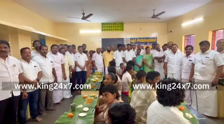 கரூர்-தமிழக துணை முதலமைச்சர் 49 வது பிறந்தநாள். அன்பு கரங்கள் இல்லத்தில் திமுகவினர் கொண்டாட்டம். கரூர்-தமிழக துணை முதலமைச்சர் 49 வது பிறந்தநாள். அன்பு கரங்கள் இல்லத்தில் திமுகவினர் கொண்டாட்டம்.