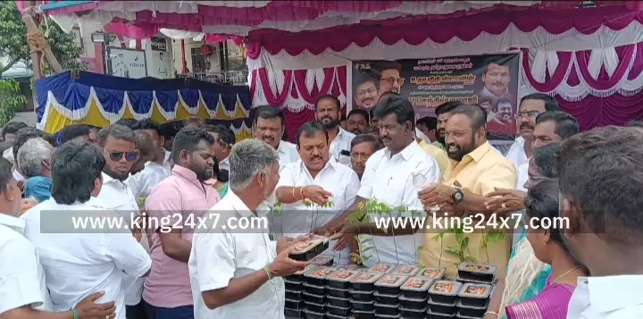 தமிழக துணை முதலமைச்சர் பிறந்த நாளில் கரூரில் பிரியாணி வழங்கி திமுகவினர் கொண்டாட்டம்.