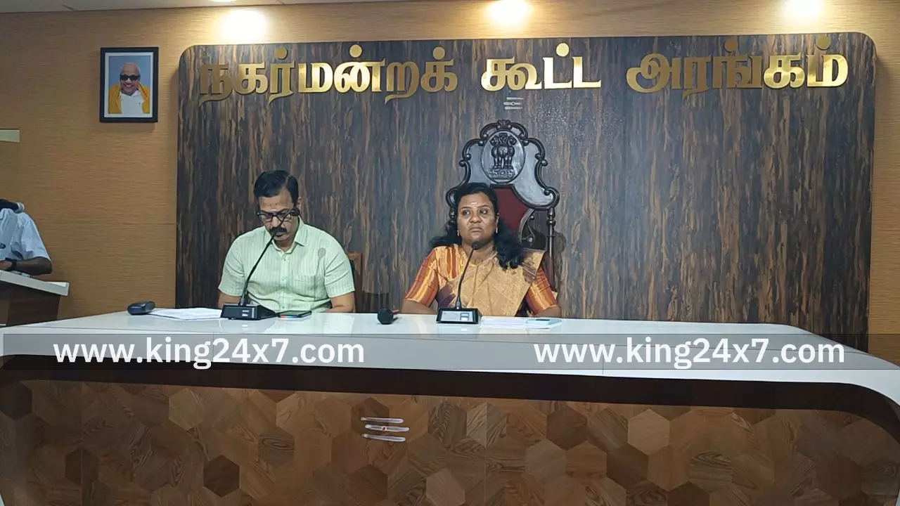 முடிந்த பணி கல்வெட்டுகளில் எனது பெயர் போடுங்கள்வார்டு செயலாளர் தானே கவுன்சிலர் என கூறிக் கொள்வதாக கூறியதால் நகர்மன்ற கூட்டத்தில் கலகலப்பு
