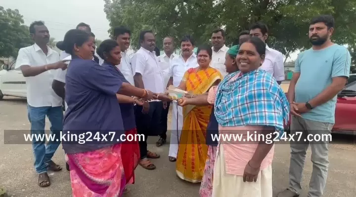 கரூர்- தமிழக துணை முதலமைச்சர் பிறந்த நாளை பல்வேறு நிகழ்ச்சிகளில் வாயிலாக கொண்டாடிய எம்எல்ஏ சிவகாமசுந்தரி.