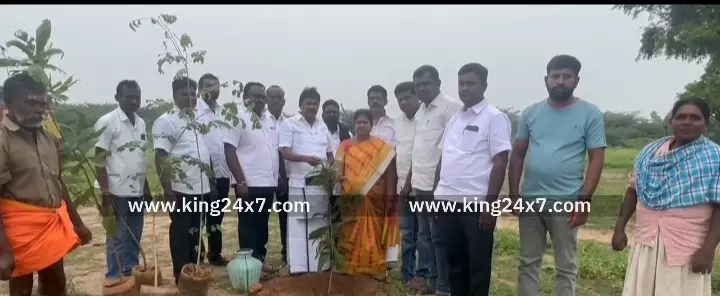 கரூர்- தமிழக துணை முதலமைச்சர் பிறந்த நாளை பல்வேறு நிகழ்ச்சிகளில் வாயிலாக கொண்டாடிய எம்எல்ஏ சிவகாமசுந்தரி.