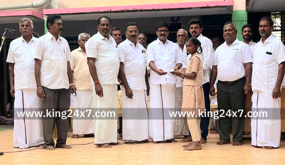 கபிலர்மலை மத்திய ஒன்றிய திமுக சார்பில் உதயநிதி ஸ்டாலின் பிறந்தநாள் விழா.