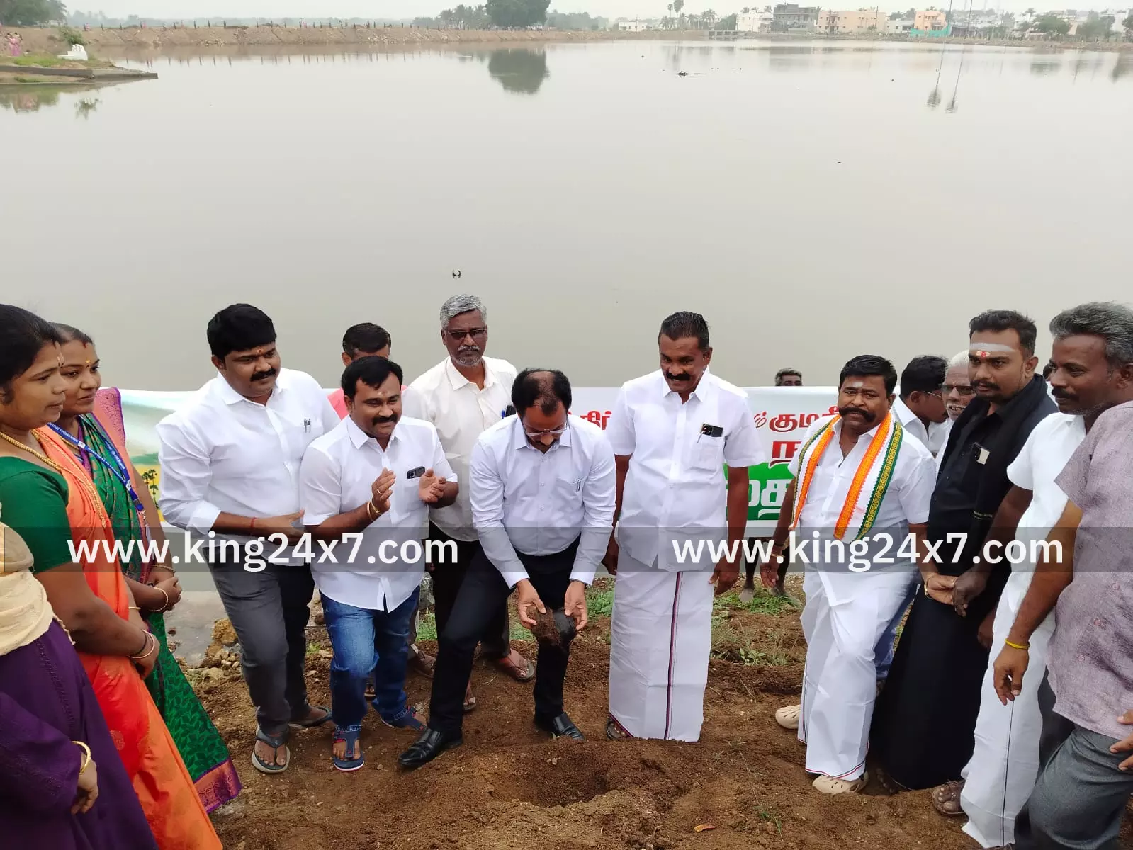 சுரண்டை நகராட்சி சார்பில் நடைபெற்ற பத்தாயிரம் பனை விதைகள் நடும் விழா