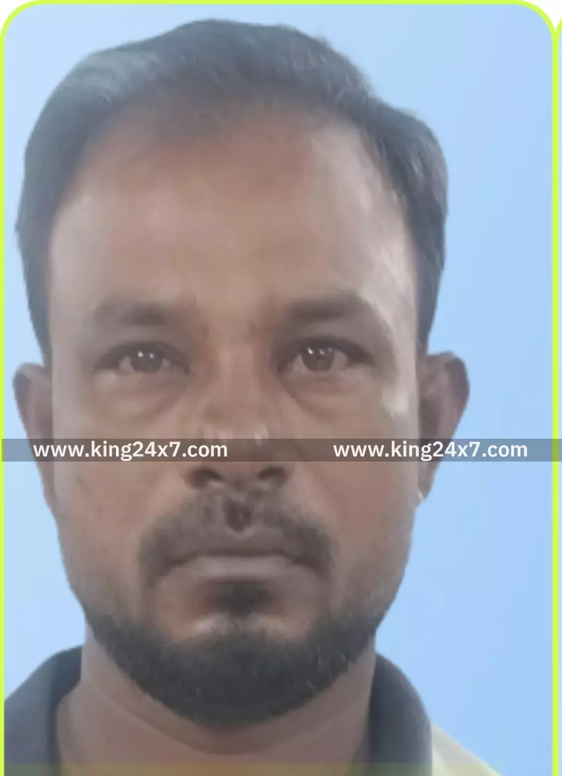 திண்டுக்கல் அருகே ஆடு வளர்க்கும் பட்டியில் குட்கா, புகையிலை பொருட்களை பதுக்கி வைத்து விற்பனை செய்த 2 பேர் கைது திண்டுக்கல் அருகே ஆடு வளர்க்கும் பட்டியில் குட்கா, புகையிலை பொருட்களை பதுக்கி வைத்து விற்பனை செய்த 2 பேர் கைது