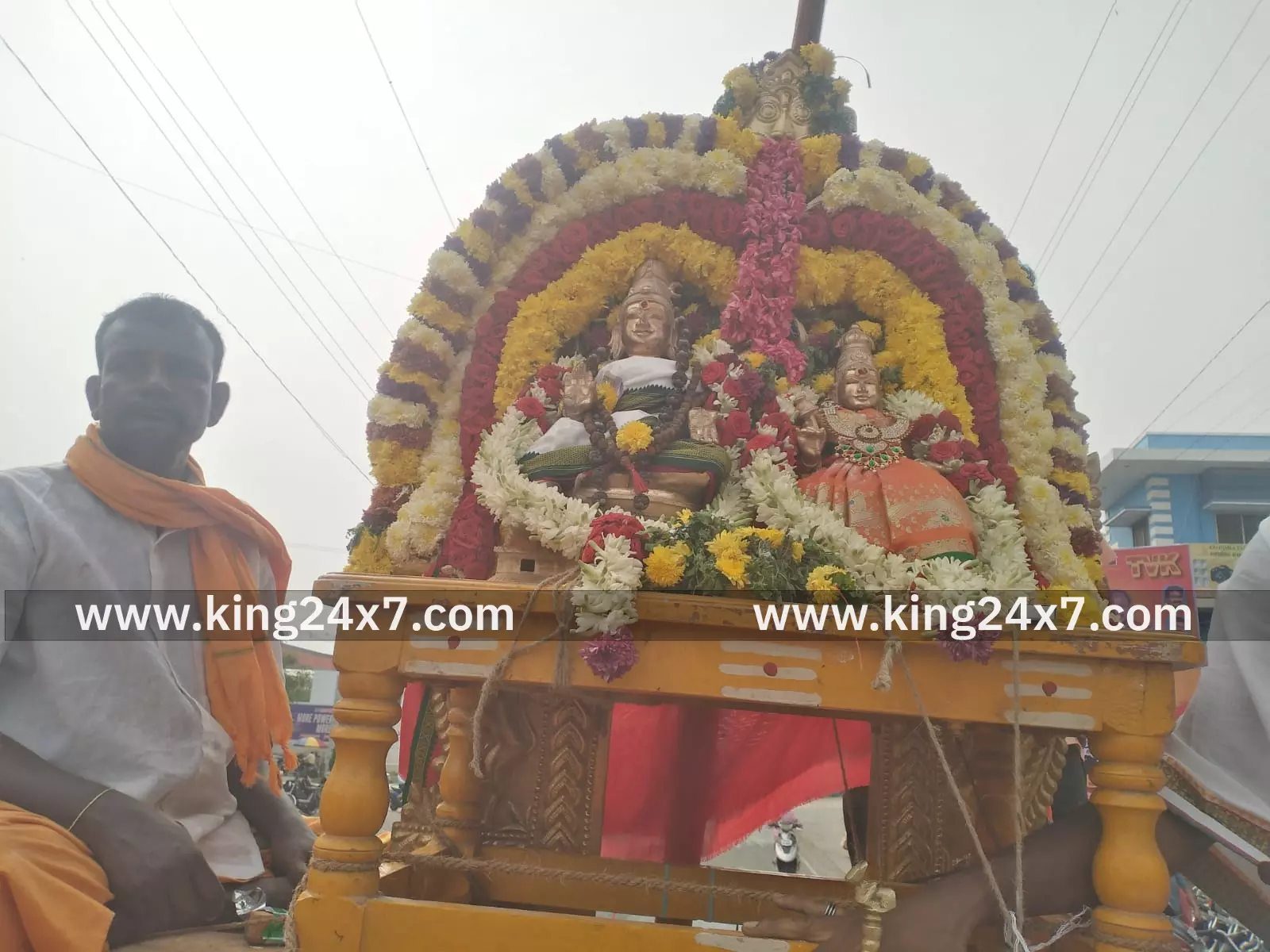 மங்களாம்பிகை உடனமர் மகேஸ்வரர் கோவில் மகா கும்பாபிஷேக விழா தீர்த்தகுடங்கள் ஊர்வலம்