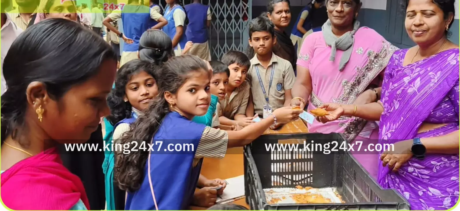 மாணவ, மாணவிகளும் பங்குபெறும் உணவு திருவிழா நிகழ்ச்சி நடைபெற்றது.