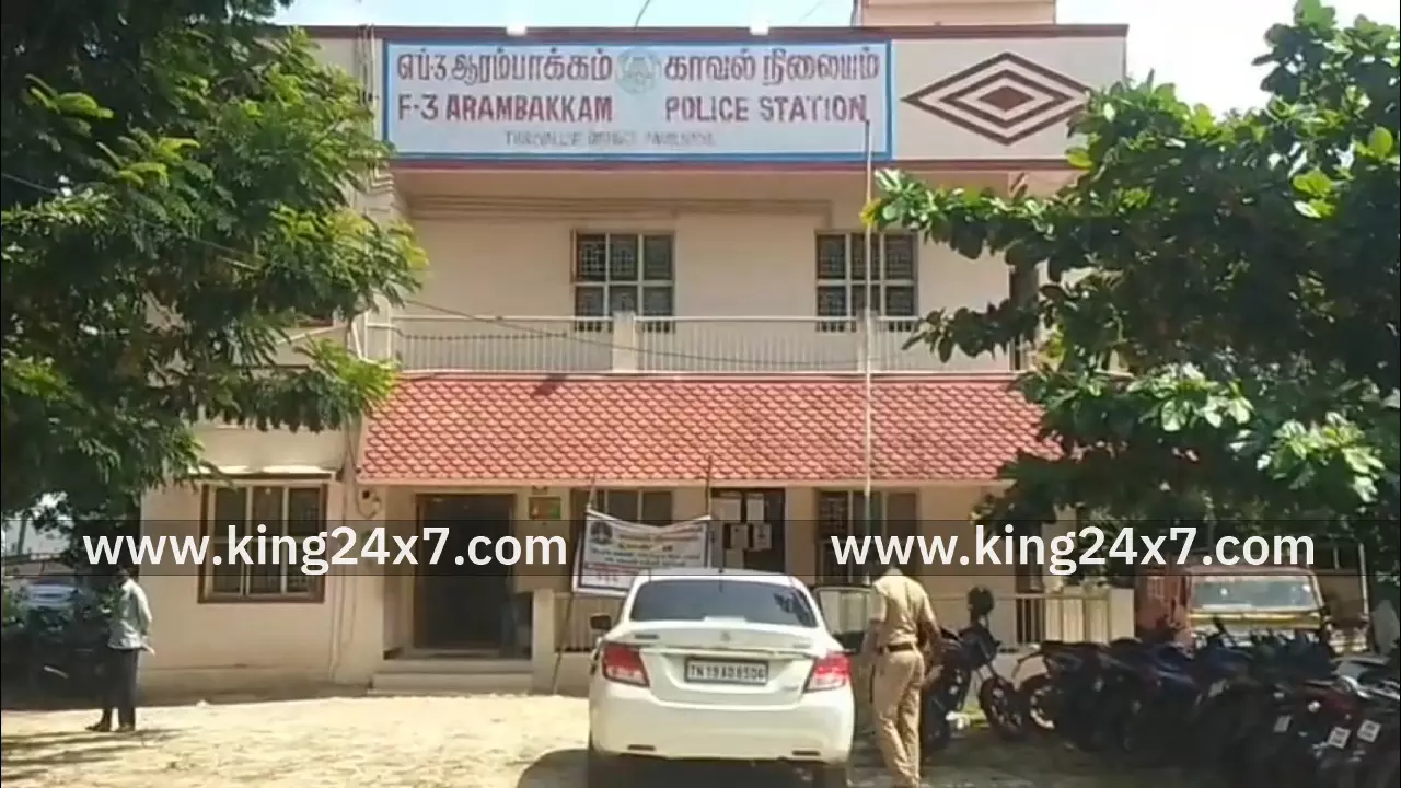 கும்மிடிப்பூண்டி அருகே பெண் பூ வியாபாரி கல்லால் தலை மற்றும் உடலை நசுக்கி கொலை