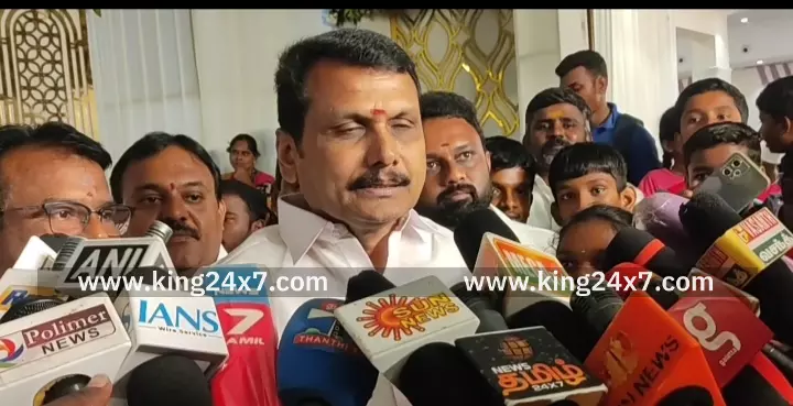 கரூர் மாவட்டத்தில், தமிழக துணை முதலமைச்சர் 49 வது பிறந்த நாளை முன்னிட்டு நடைபெறும் விளையாட்டு போட்டியில் வெற்றி பெறும் மாணாக்கர்களுக்கு 49 லட்சம் ரூபாய் பரிசு. முன்னாள் அமைச்ச