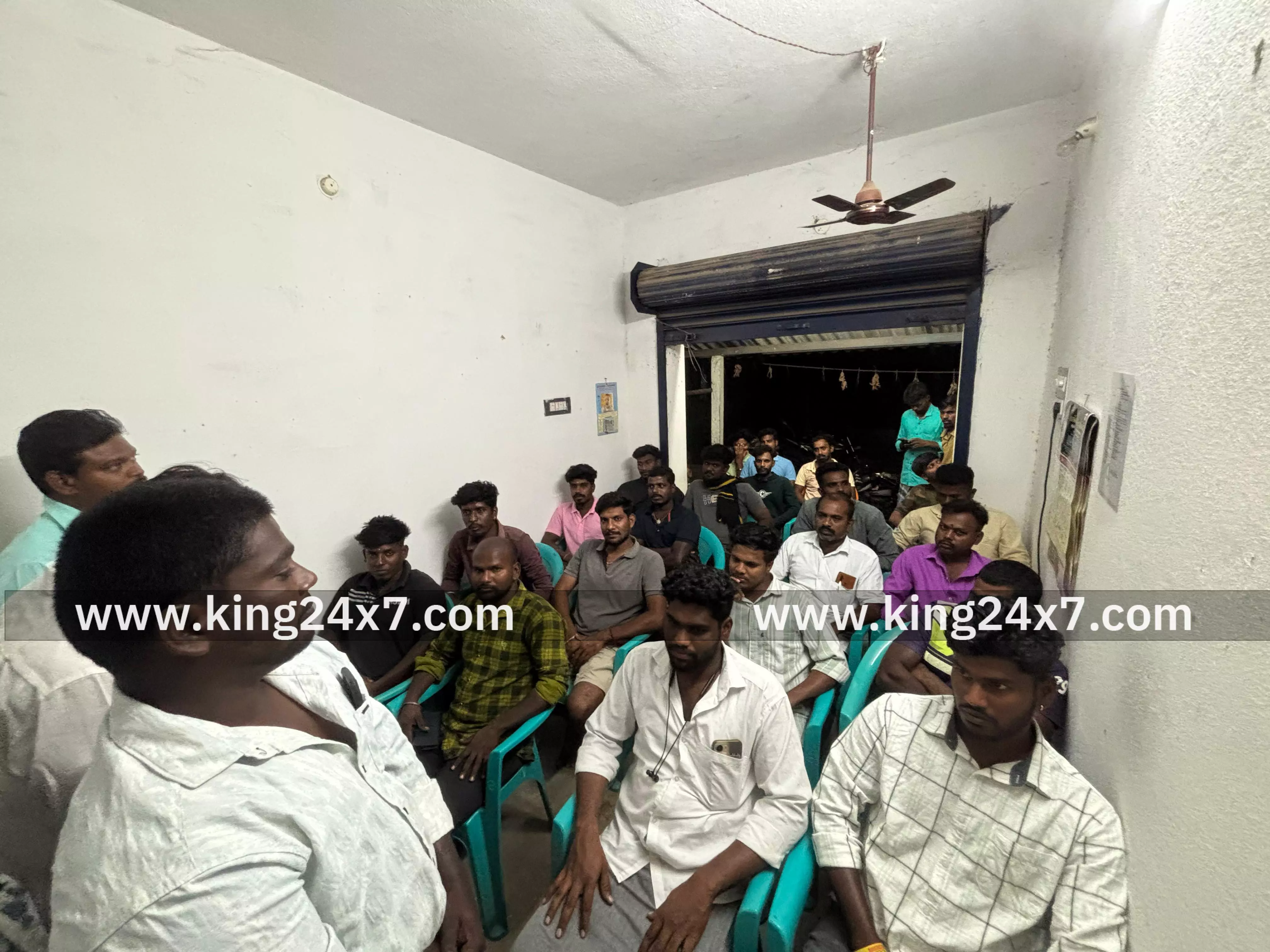 இனுங்கூரில் தமிழக வெற்றிக் கழகம் குளித்தலை கிழக்கு ஒன்றிய ஆலோசனைக் கூட்டம்