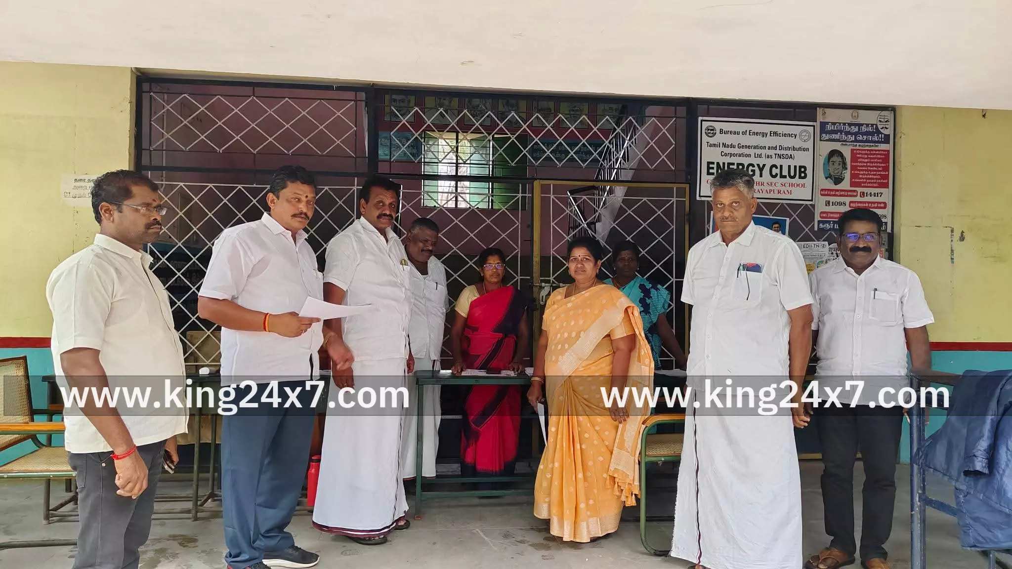 கிருஷ்ணராயபுரம் சட்டமன்ற தொகுதி எஸ்.ஐ.ஆர் படிவங்கள் திருத்த சிறப்பு முகாம்