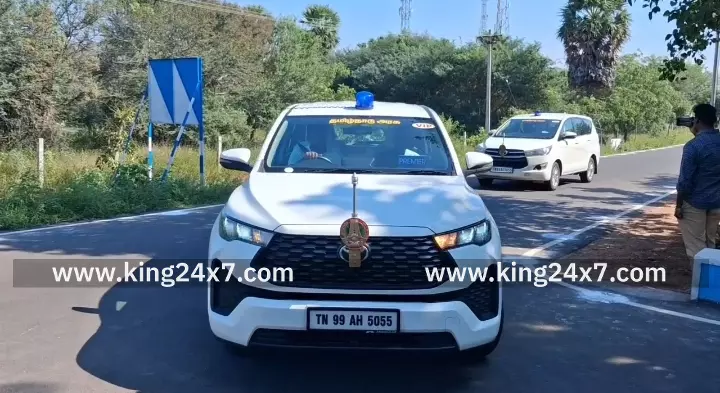 கரூர் துயர சம்பவம் குறித்து நடைபெறும் சிபிஐ விசாரணையை  மேற்பார்வையிட்டு மனுக்களை பெற வந்த உச்ச நீதிமன்ற ஓய்வு பெற்ற நீதிபதி.