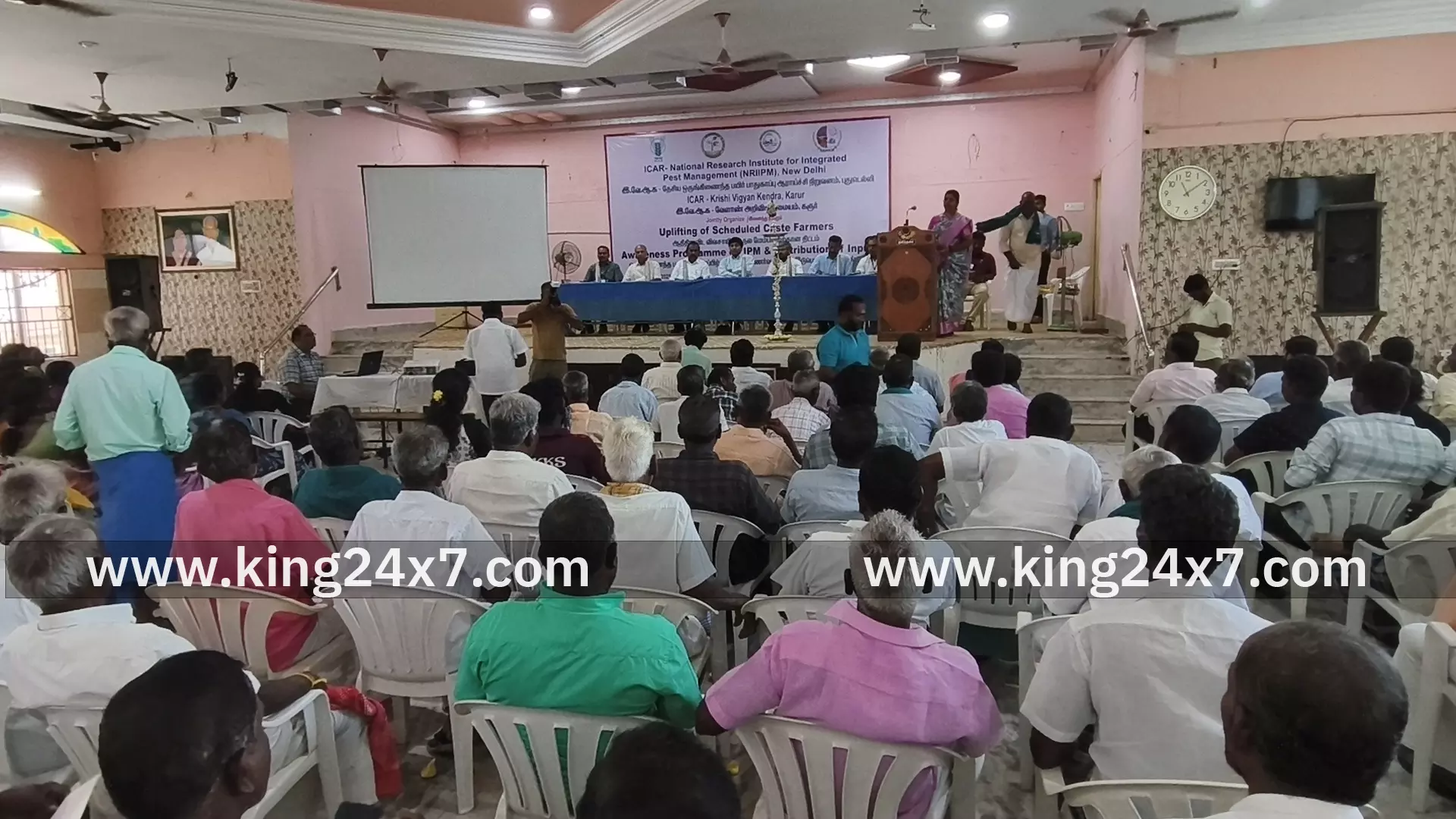 குளித்தலையில் இந்திய வேளாண் ஆராய்ச்சி கழக வேளாண் அறிவியல் மையம் சார்பில்  இடுபொருட்கள் வழங்கும் விழா