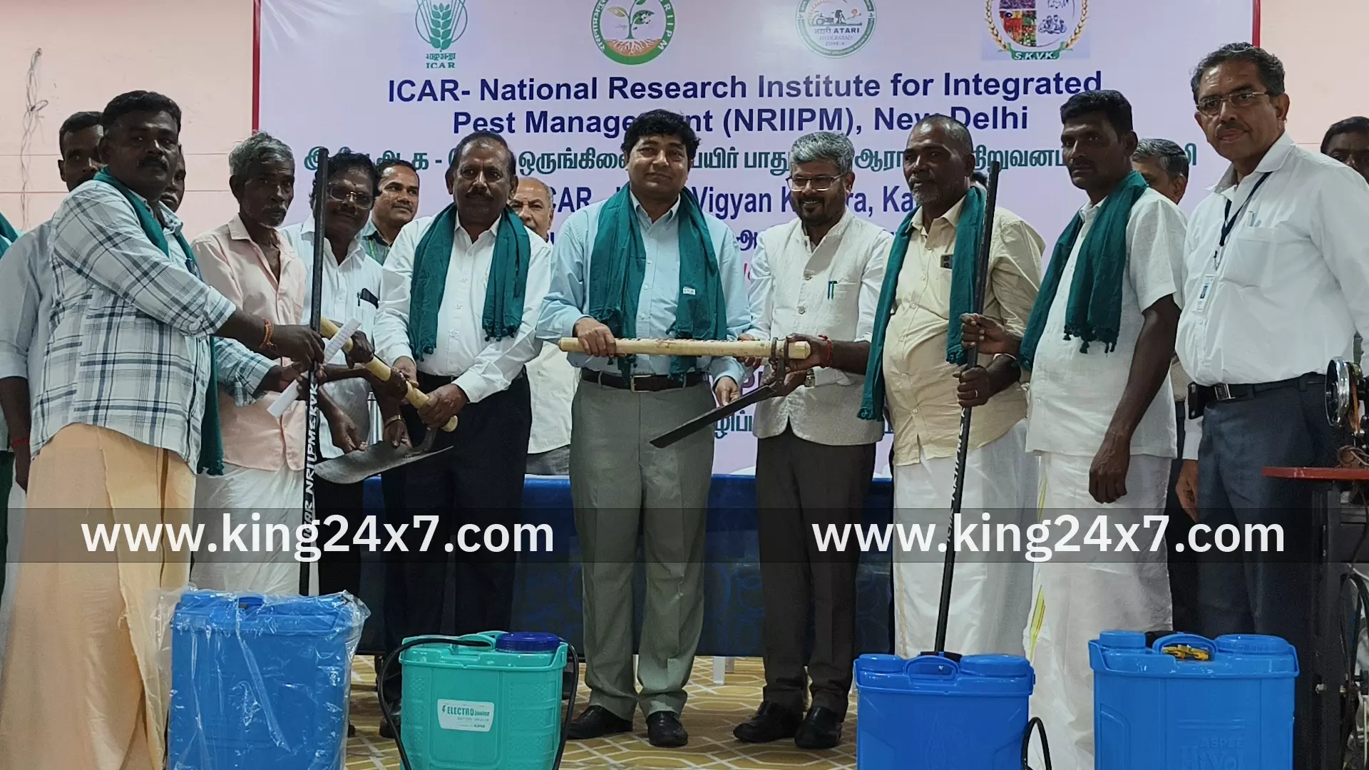 குளித்தலையில் இந்திய வேளாண் ஆராய்ச்சி கழக வேளாண் அறிவியல் மையம் சார்பில்  இடுபொருட்கள் வழங்கும் விழா