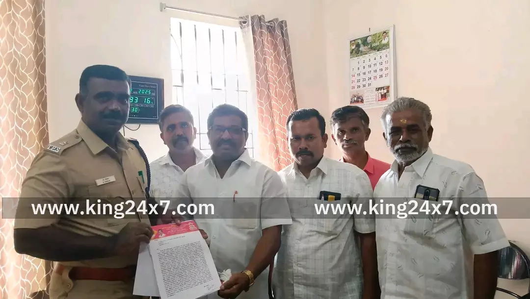 முத்தார் அஹமதுவை கைது செய்யக்கோரி எஸ்பி அலுவலகத்தில் மனு