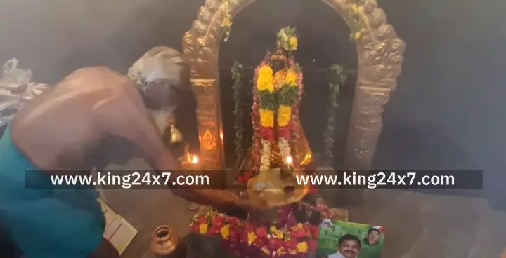 கரூர் -அதிமுக ஆட்சியின் சாதனைகளை விளக்க வந்த முன்னாள் அமைச்சருக்கு உற்சாக வரவேற்பு.