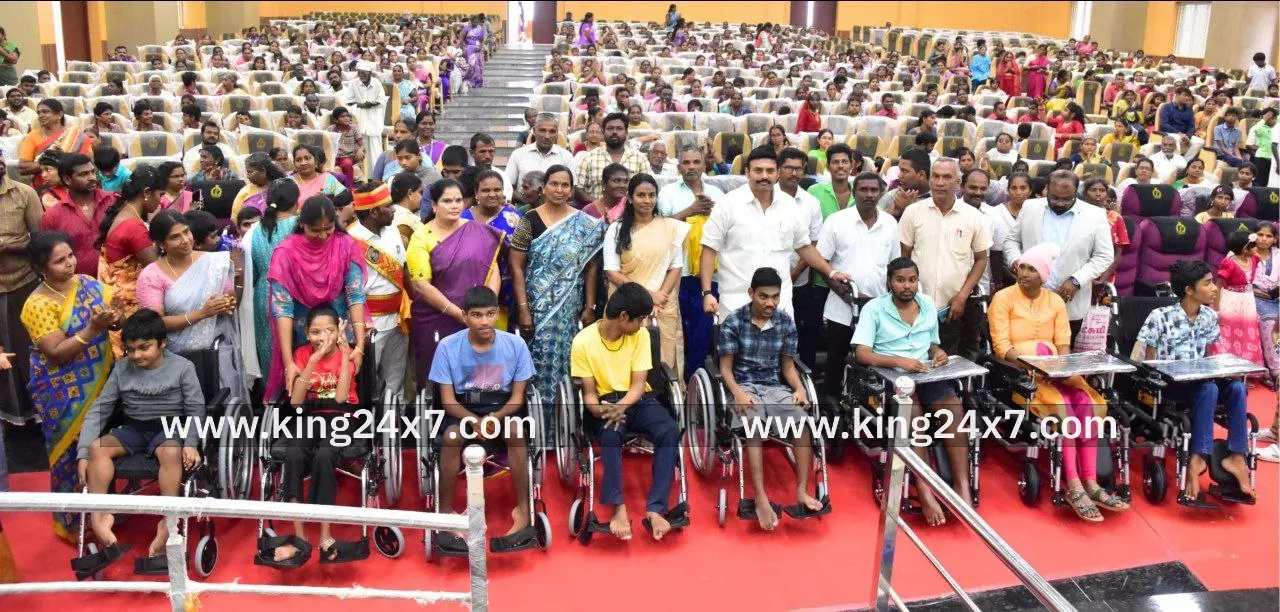 ஆதிதிராவிடர் நலத்துறை அமைச்சர் மருத்துவர் மா.மதிவேந்தன் உலக மாற்றுத்திறனாளிகள் தினத்தை முன்னிட்டு 27 மாற்றுத்திறனாளிகளுக்கு ரூ.8.75 இலட்சம் மதிப்பில் அரசு நலத்திட்ட உதவிகளை வழங்கினார். ஆதிதிராவிடர் நலத்துறை அமைச்சர் மருத்துவர் மா.மதிவேந்தன் உலக மாற்றுத்திறனாளிகள் தினத்தை முன்னிட்டு 27 மாற்றுத்திறனாளிகளுக்கு ரூ.8.75 இலட்சம் மதிப்பில் அரசு நலத்திட்ட உதவிகளை வழங்கினார்.