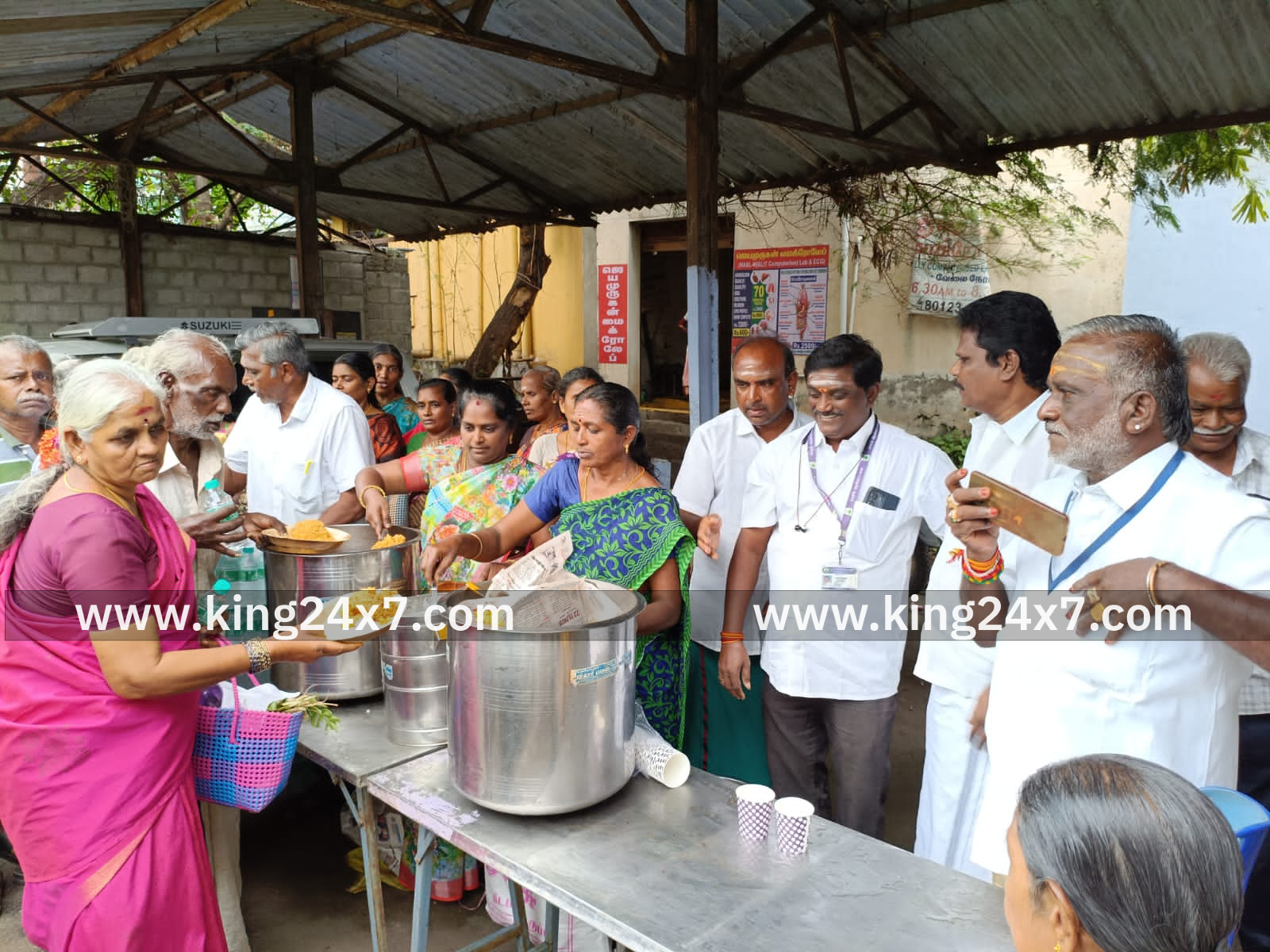 தேசிய மாற்றுத்திறனாளிகள் தினத்தையொட்டி அன்னதானம் வழங்கிய மாற்றுத்திறனாளி