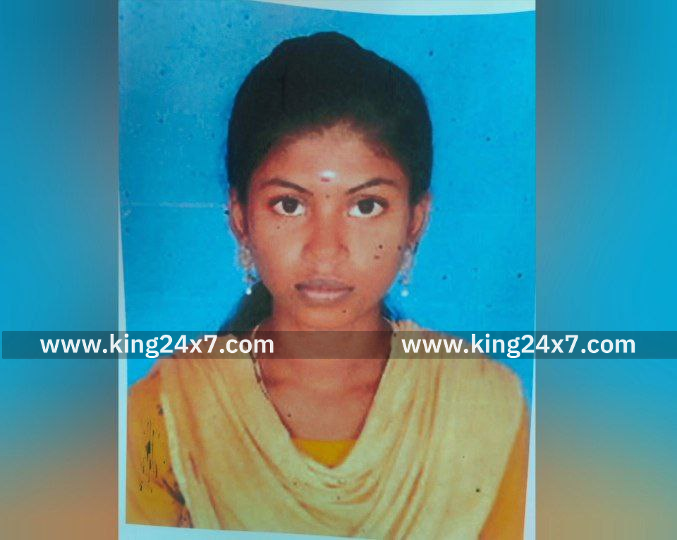 கல்லூரிக்கு சென்று மாயமான இரு மாணவிகளை நாமக்கல் போலீசார் திருச்சியில் மீட்டனர்.