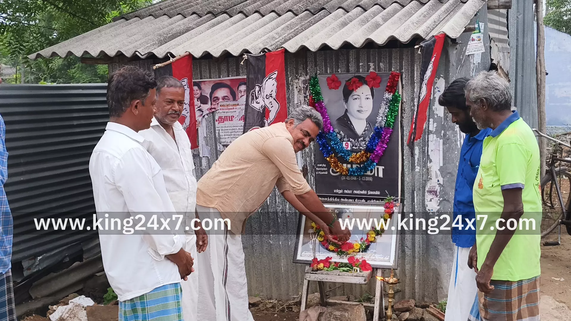 மேட்டுமருதூரில் அஇஅதிமுக 5 ஆவது வார்டு சார்பில் நினைவு நாள் அனுசரிப்பு