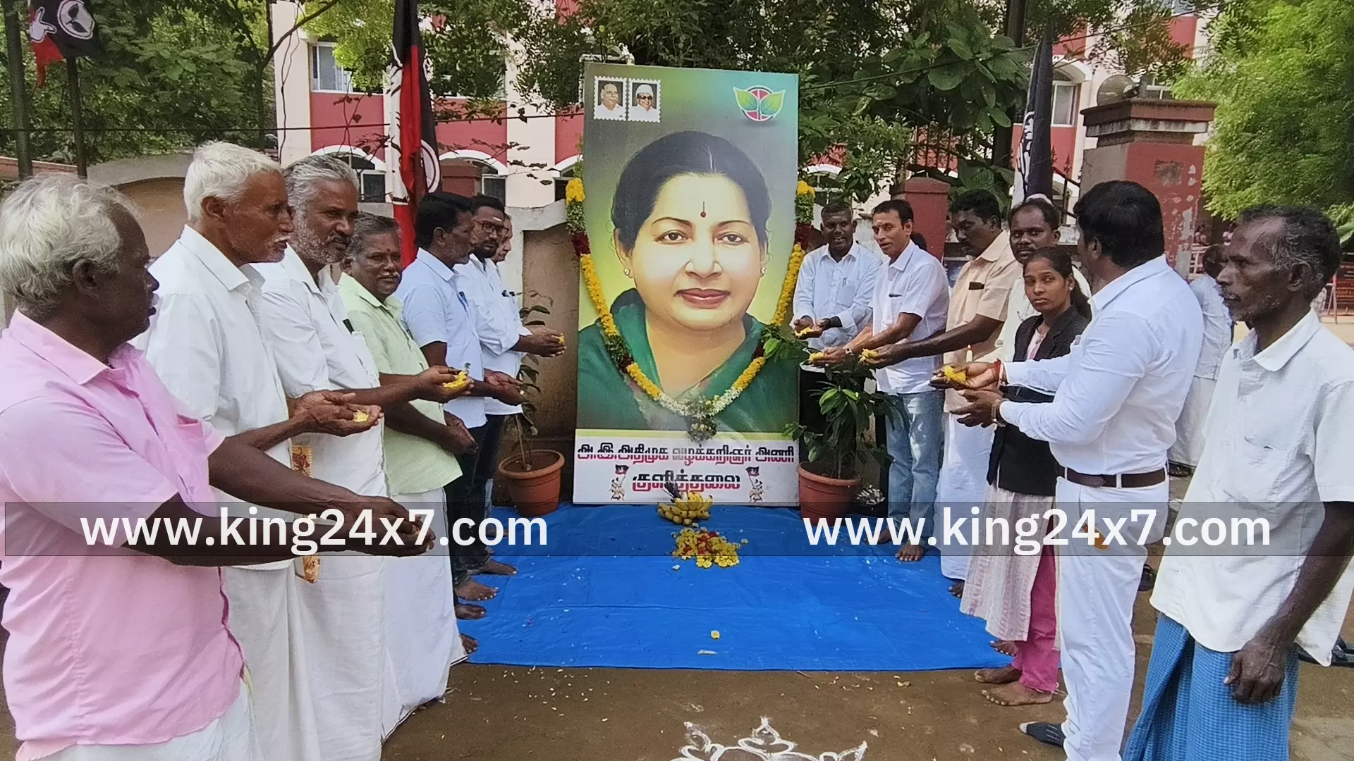 குளித்தலை அஇஅதிமுக வழக்கறிஞர்கள் அணி சார்பில் முன்னாள் முதல்வர் நினைவு தினம் அனுசரிப்பு குளித்தலை அஇஅதிமுக வழக்கறிஞர்கள் அணி சார்பில் முன்னாள் முதல்வர் நினைவு தினம் அனுசரிப்பு