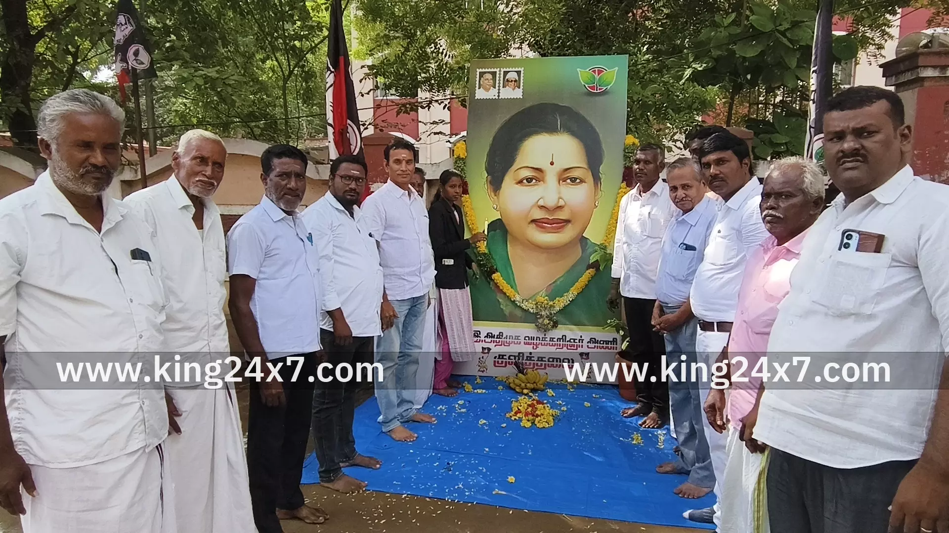 குளித்தலை அஇஅதிமுக வழக்கறிஞர்கள் அணி சார்பில் முன்னாள் முதல்வர் நினைவு தினம் அனுசரிப்பு குளித்தலை அஇஅதிமுக வழக்கறிஞர்கள் அணி சார்பில் முன்னாள் முதல்வர் நினைவு தினம் அனுசரிப்பு