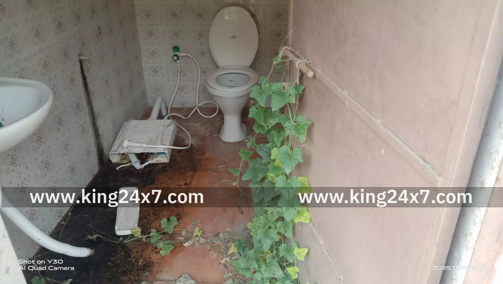 ஆரணி வட்டாட்சியர் அலுவலகத்தில் கழிவறை வசதி இன்றி பெண்கள் முதியவர்கள் அவதி. ஆரணி வட்டாட்சியர் அலுவலகத்தில் கழிவறை வசதி இன்றி பெண்கள் முதியவர்கள் அவதி.