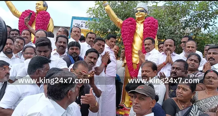 கரூரில் மறைந்த தமிழக முன்னாள் முதலமைச்சர் ஜெயலலிதா அவர்களின் 9வது நினைவு நாளை முன்னிட்டு அதிமுகவினர் புகழஞ்சலி.