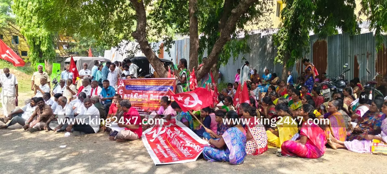 மார்க்சிஸ்ட் கம்யூனிஸ்ட் கட்சியின்  சார்பில்  வட்டாட்சியர் அலுவலகம் முன்பு  காத்திருப்பு போராட்டம்
