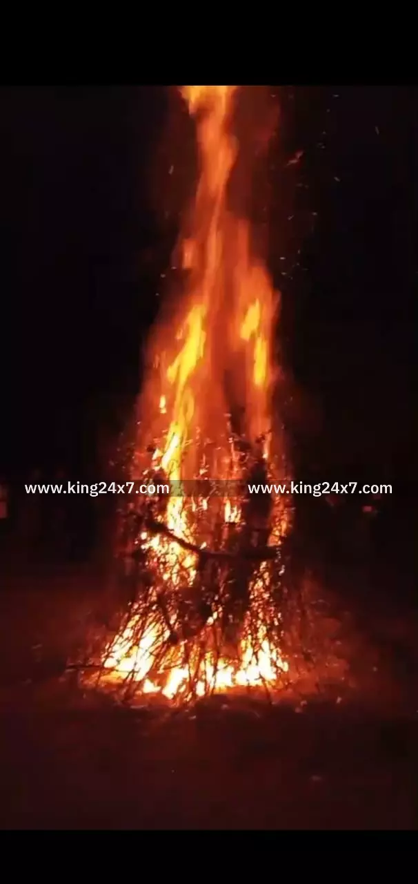 சொக்கப்பனை எரித்த பக்தர்கள்