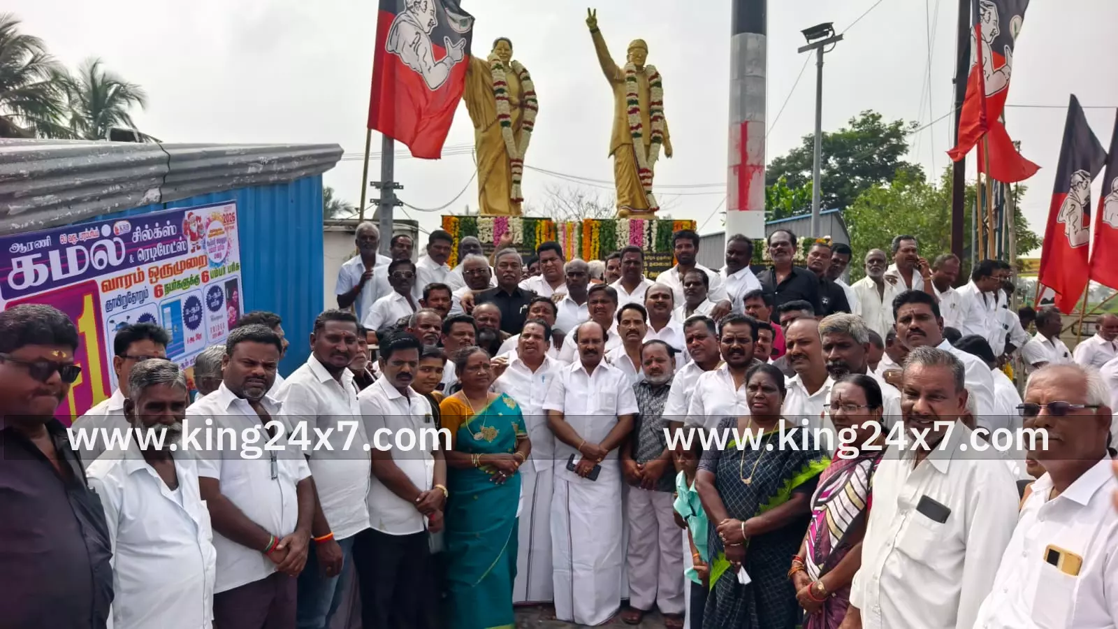 ஆரணியில் முன்னாள் முதல்வர் ஜெயலலிதா நினைவு தினம் முன்னிட்டு அன்னதானம்.\