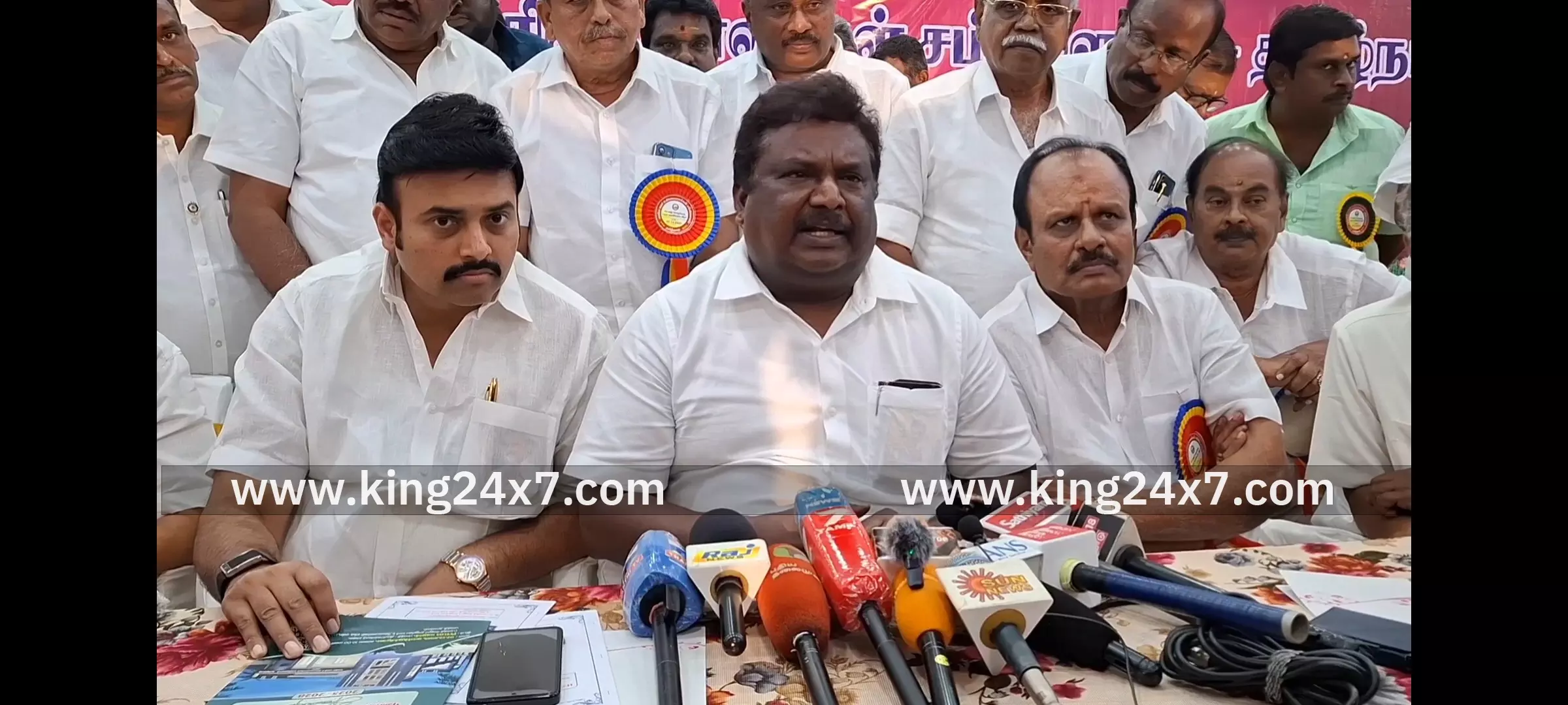 தமிழ்நாடு மாநில லாரி உரிமையாளர்கள் சம்மேளனத்தின் 34-வது பொதுக்குழு கூட்டம் அமைச்சர் சிவசங்கர் பங்கேற்பு. தமிழ்நாடு மாநில லாரி உரிமையாளர்கள் சம்மேளனத்தின் 34-வது பொதுக்குழு கூட்டம் அமைச்சர் சிவசங்கர் பங்கேற்பு.