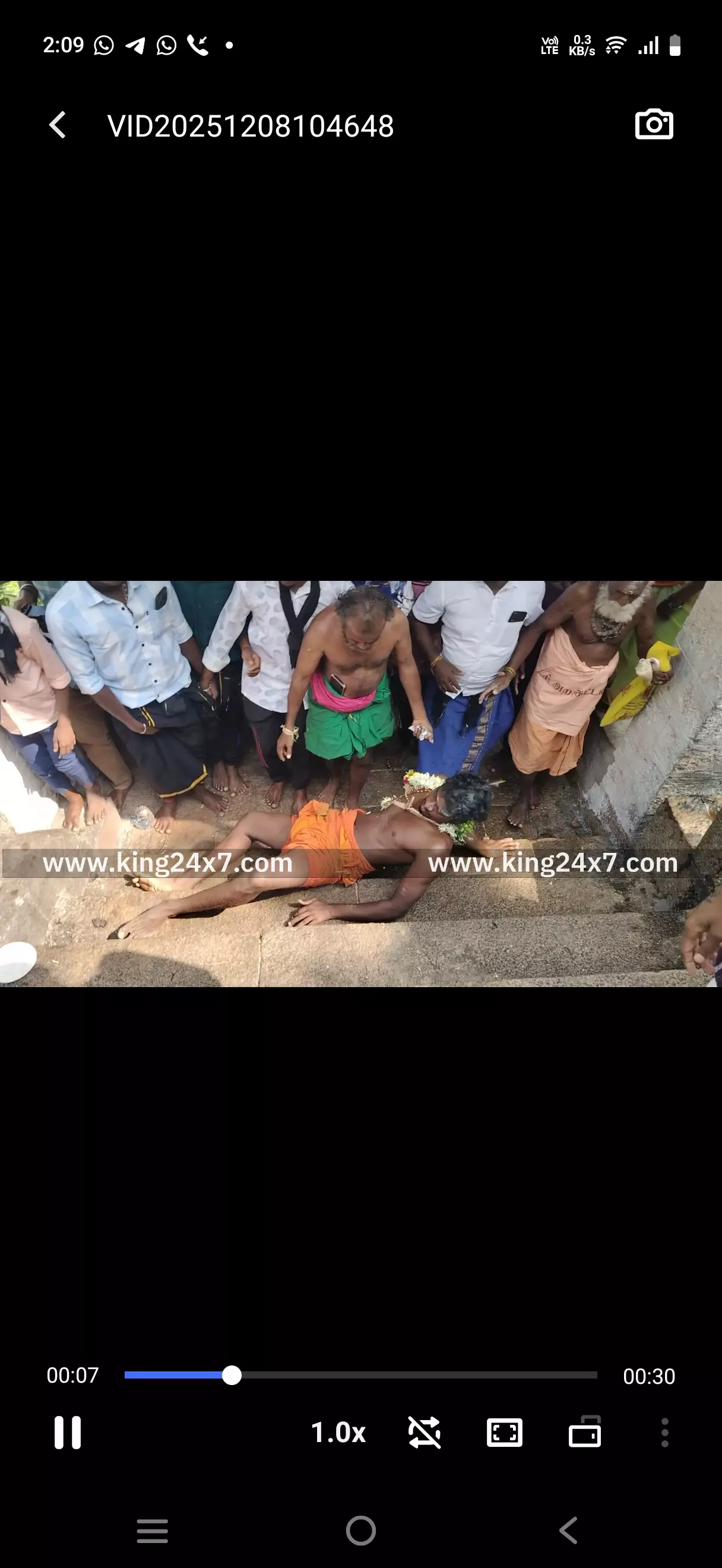 அய்யர்மலை 4 ஆவது சோமவார விழாவில் 16 ஆம் ஆண்டு உலக அமைதி வேண்டி 1017 படிகள் உருண்டு ஏறி தாத்தா வேண்டுதலை நிறைவேற்றிய சிவ பக்தர்