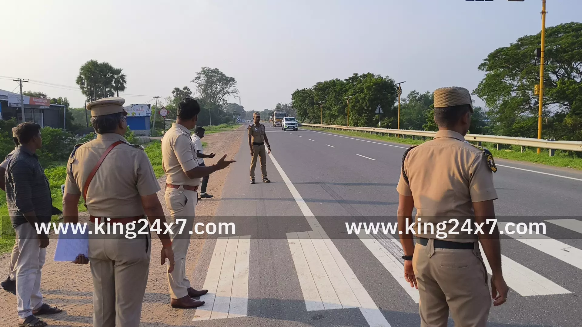 குளித்தலை டிஎஸ்பி அலுவலகத்திற்கு வருடாந்திர ஆய்வு மேற்கொண்ட மாவட்ட எஸ்பி