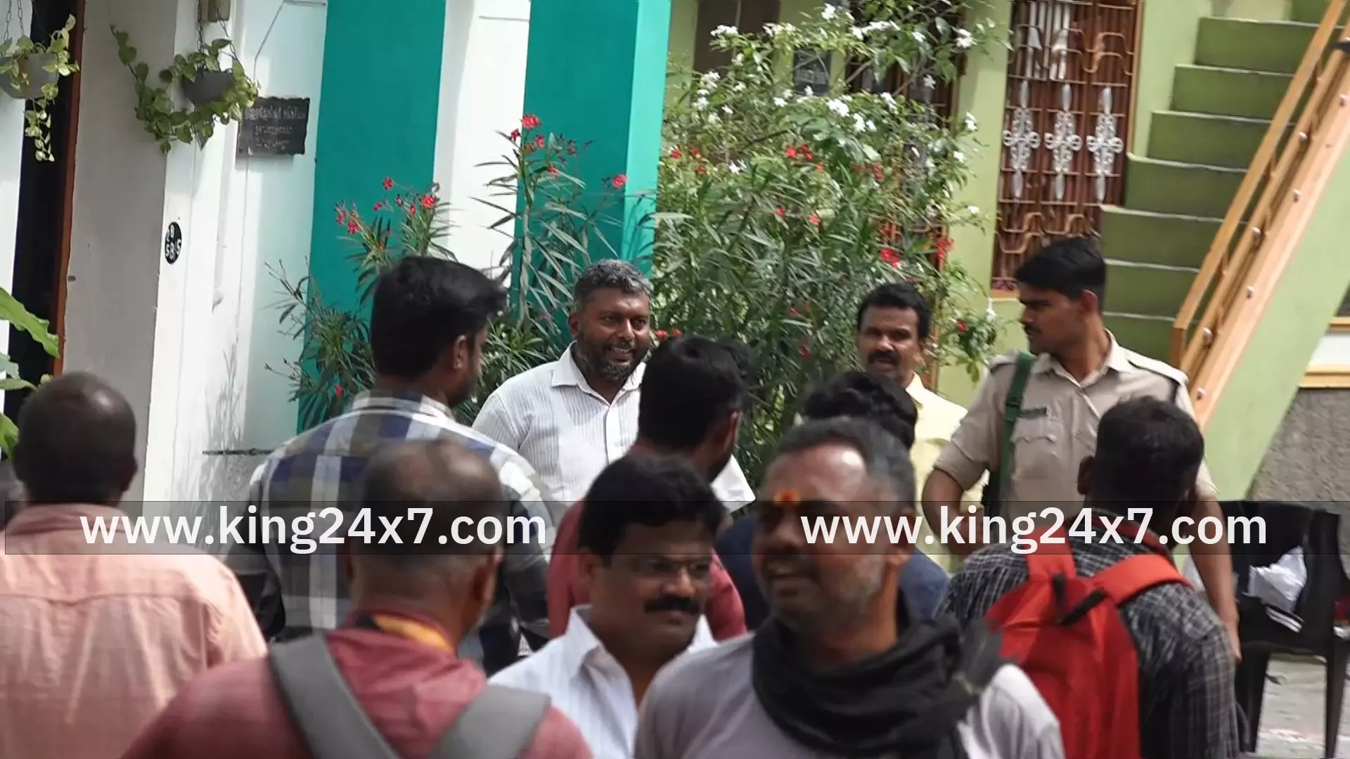 திமுக நிர்வாகியின் வீட்டில் அமலாக்கத்துறை, வருமான வரி, மற்றும் ஜிஎஸ்டி துறை அதிகாரிகள் மூன்றாவது நாளாக தொடரும் சோதனை