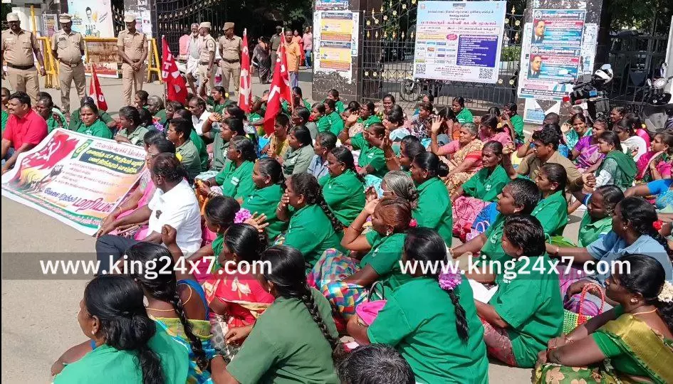 நாமக்கல் மாவட்ட ஆட்சியர் அலுவலகம் முன்பு கோரிக்கைகளை வலியுறுத்தி வேலை நிறுத்தம் மற்றும் மறியல் போராட்டத்தில் ஈடுபட்ட தூய்மை பணியாளர்கள் உள்ளிட்ட 80 பேரை போலீசார் கைது செய்தனர்.