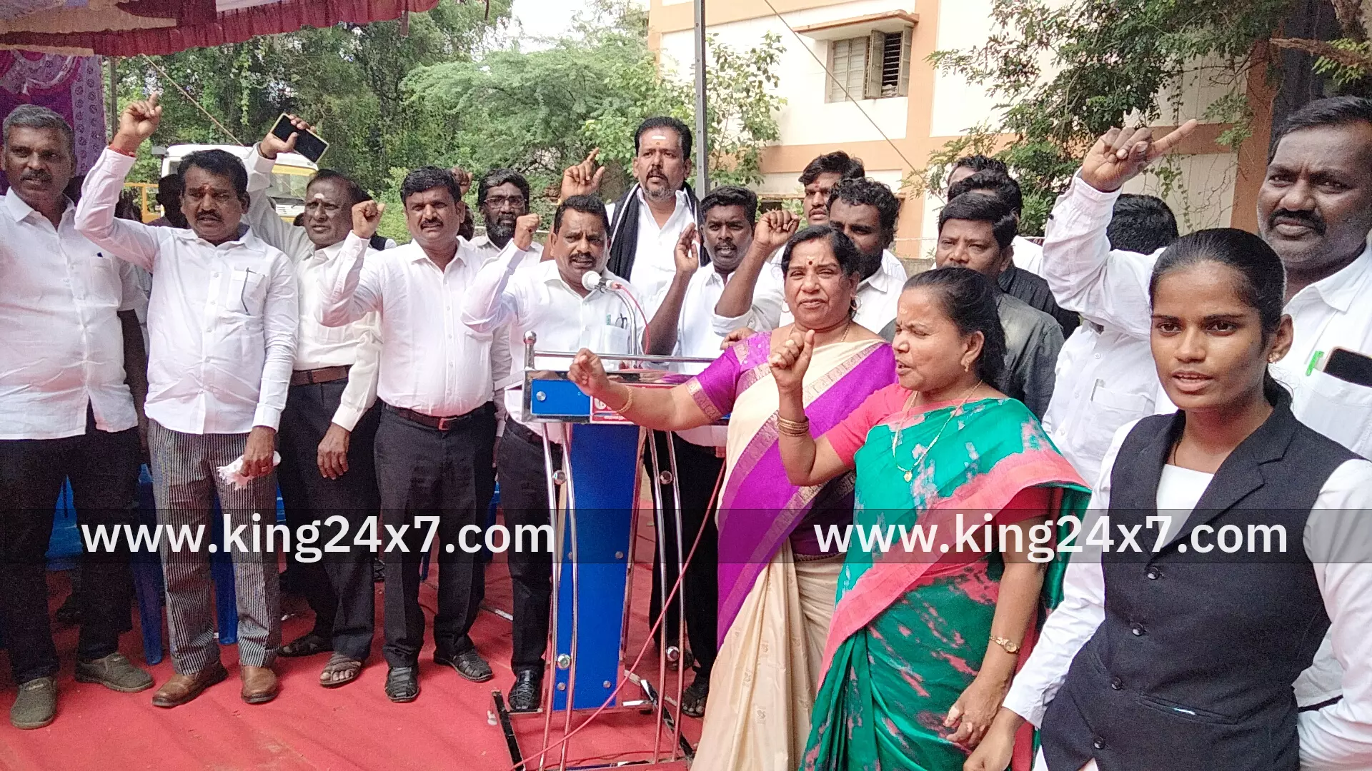 ராமநாதபுரம் வழக்கறிஞர்கள் உண்ணாவிரத போராட்டம் நடைபெற்றது ராமநாதபுரம் வழக்கறிஞர்கள் உண்ணாவிரத போராட்டம் நடைபெற்றது