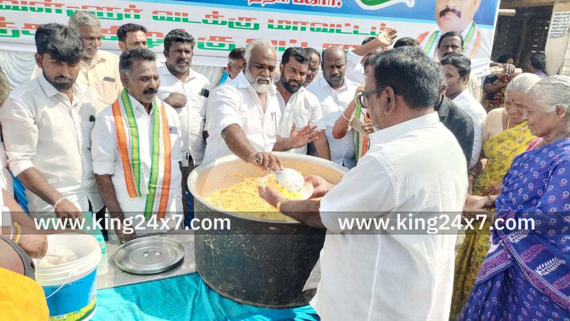 அன்னை சோனியா காந்தி அவர்களின் 
பிறந்த நாளை முன்னிட்டு திருவள்ளூர் வடக்கு மாவட்ட காங்கிரஸ் சார்பில் பொன்னேரி தொகுதியில் அறுசுவை உணவு இனிப்பு வழங்கி  சிறப்பாக கொண்டாடினர்.