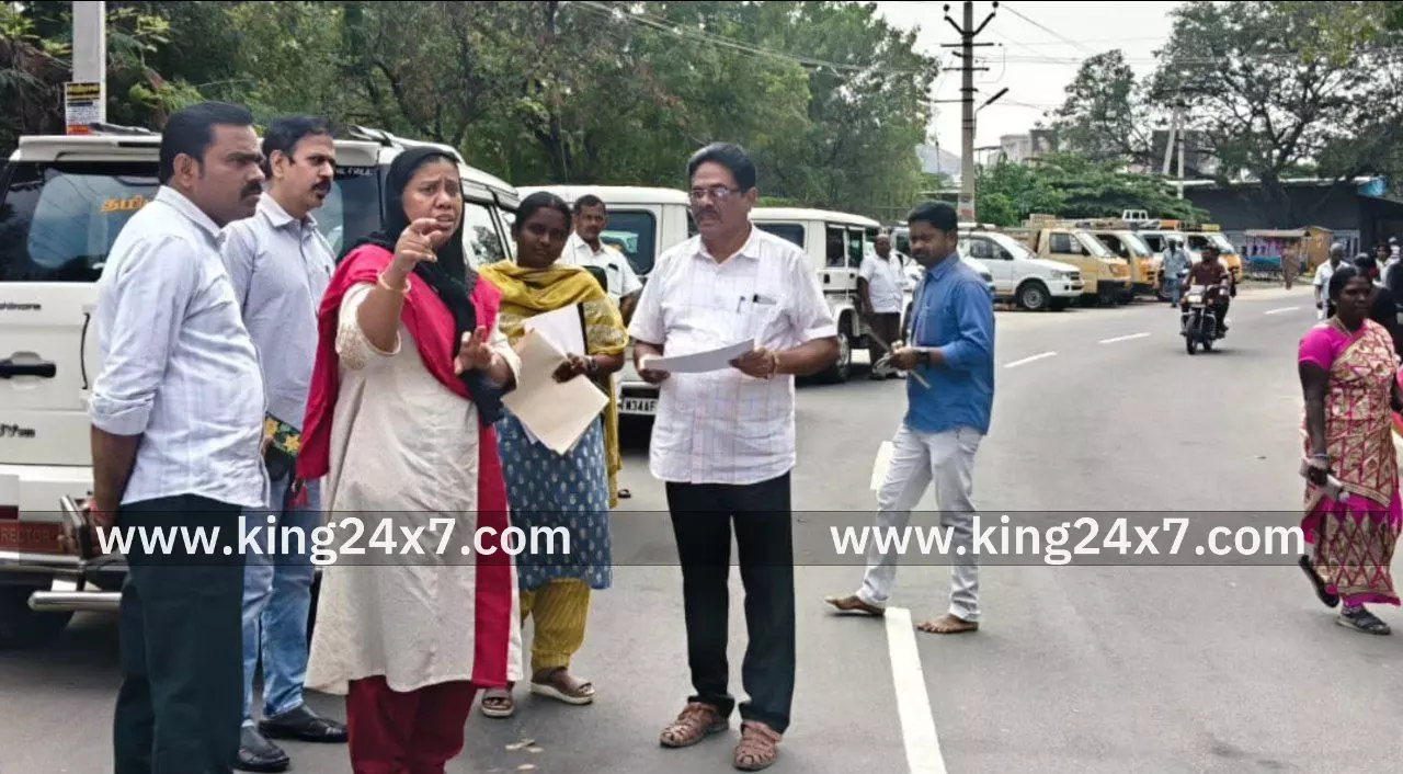 ரூ.24.67 கோடி மதிப்பீட்டில் பல்வேறு வளர்ச்சித் திட்டப் பணிகளை நேரில் சென்று ஆய்வு மேற்கொண்ட நாமக்கல் மாவட்ட கண்காணிப்பு அலுவலர் சிறுபான்மையினர் நல ஆணையர் மு.ஆசியா மரியம். ரூ.24.67 கோடி மதிப்பீட்டில் பல்வேறு வளர்ச்சித் திட்டப் பணிகளை நேரில் சென்று ஆய்வு மேற்கொண்ட நாமக்கல் மாவட்ட கண்காணிப்பு அலுவலர் சிறுபான்மையினர் நல ஆணையர் மு.ஆசியா மரியம்.