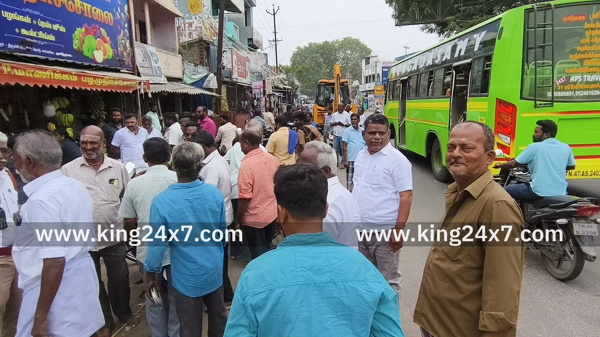 குளித்தலையில் நெடுஞ்சாலைத்துறை அதிகாரிகள் நடவடிக்கையால் பரபரப்பு குளித்தலையில் நெடுஞ்சாலைத்துறை அதிகாரிகள் நடவடிக்கையால் பரபரப்பு