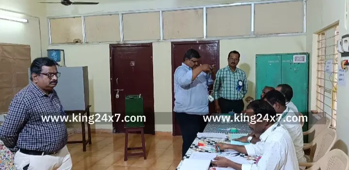 2025 ஆம் ஆண்டுக்கான தொழிற்சங்கங்களின் பிரதிநிதித்துவ நிலை அறிவதற்கான தேர்தல் கரூரில் நடைபெற்றது.