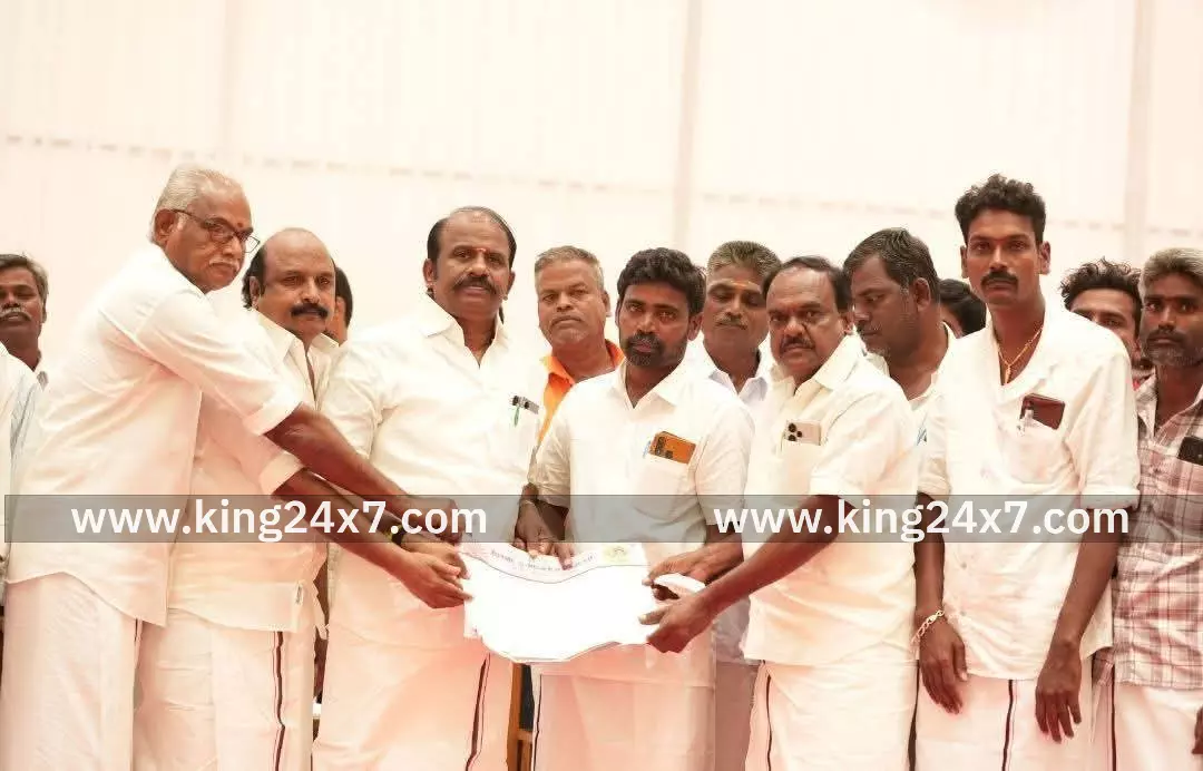 ரிஷிவந்தியம் சட்டமன்ற உறுப்பினர் தலைமையில் நூற்றுக்கும் மேற்பட்டோர் திமுகவில் இணைந்தனர்.... ரிஷிவந்தியம் சட்டமன்ற உறுப்பினர் தலைமையில் நூற்றுக்கும் மேற்பட்டோர் திமுகவில் இணைந்தனர்....