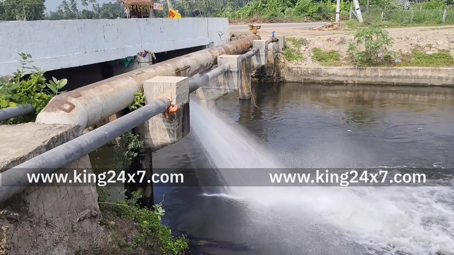 மேட்டு மகாதானபுரத்தில் காவிரி குடிநீர் குழாயில் உடைப்பு மேட்டு மகாதானபுரத்தில் காவிரி குடிநீர் குழாயில் உடைப்பு