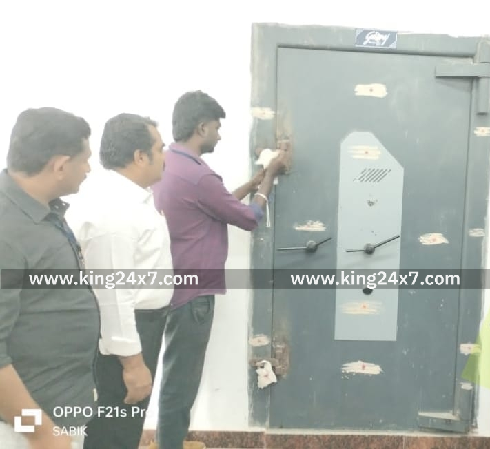 வாக்குப்பதிவு இயந்திரங்களை  சரிபார்க்கும் பணி