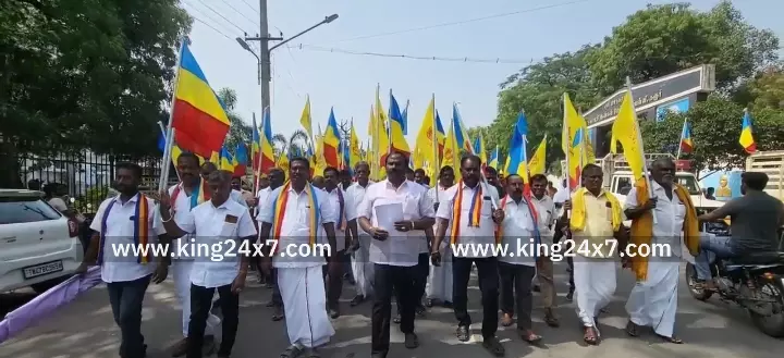 வன்னியர்களுக்கு 10.5 சதவீத இட ஒதுக்கீட்டு சட்டத்தை நடைமுறைப்படுத்த வேண்டி பாட்டாளி மக்கள் கட்சி சார்பில் கரூரில் கண்டன ஆர்ப்பாட்டம் நடைபெற்றது