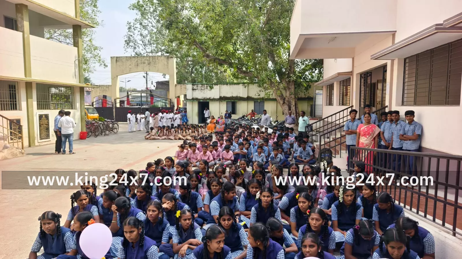 சேவூர் அரசுப்பள்ளியில் விலையில்லா மிதிவண்டி வழங்கும் விழா.